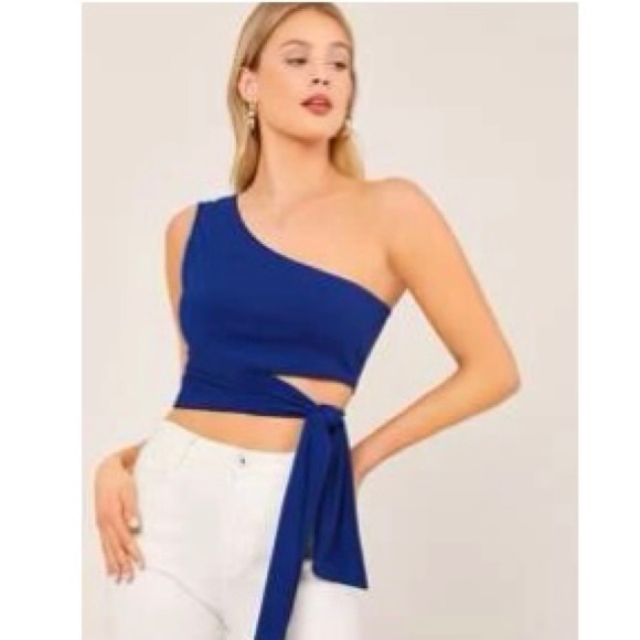 Women’s SHEIN Crop Top with Tie Detail. NWOT, Never Worn - Picture 3 of 3